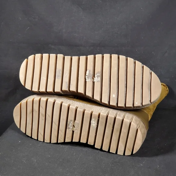 Azura Boots - Picture 7 of 9